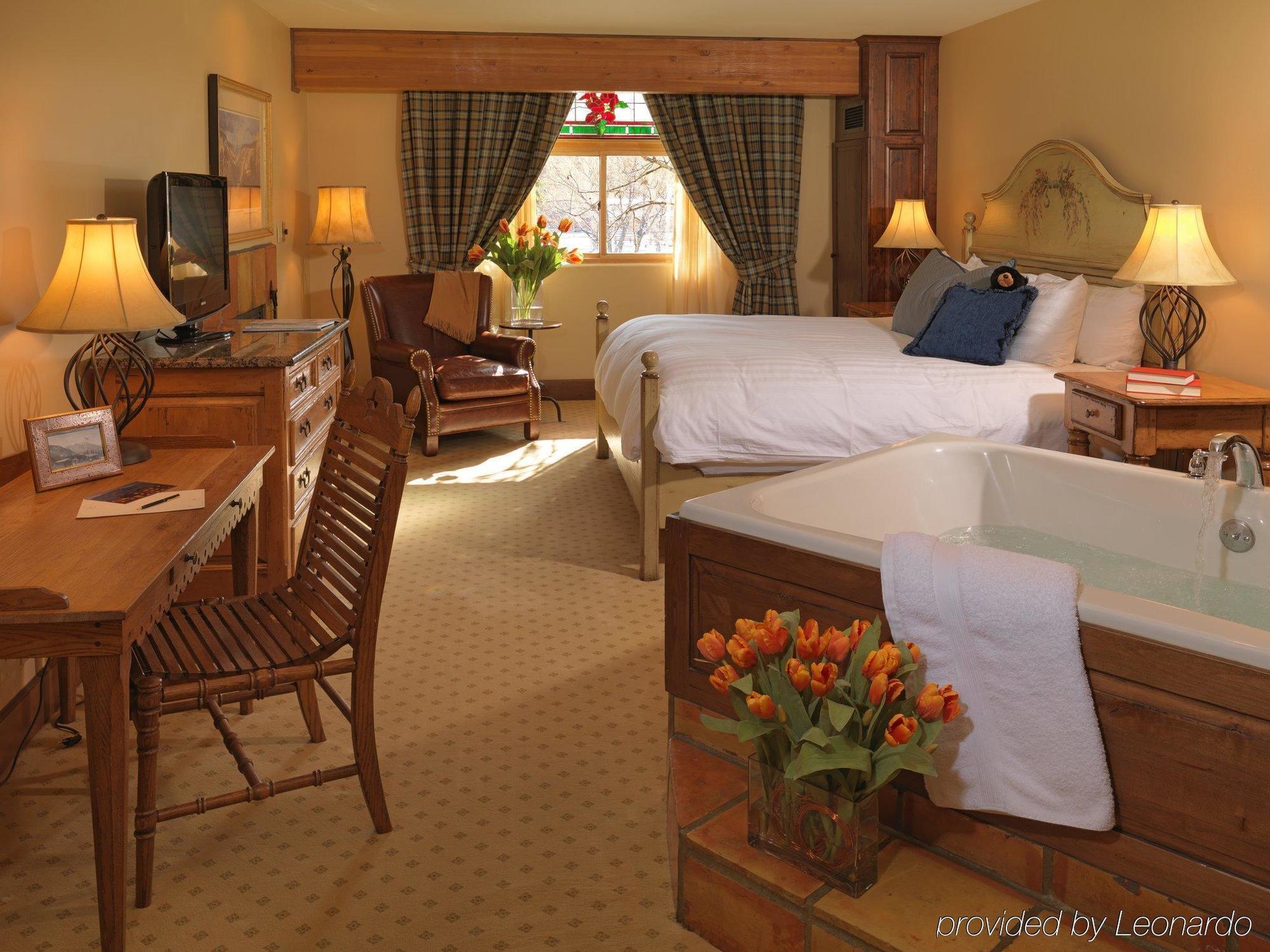 The Rusty Parrot Lodge And Spa Jackson Værelse billede